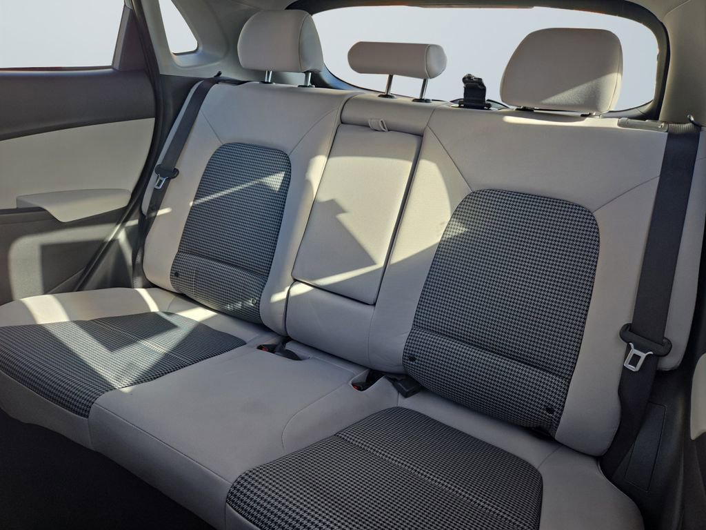 Used 2023 Hyundai Kona SE w/ Cargo Package image 13