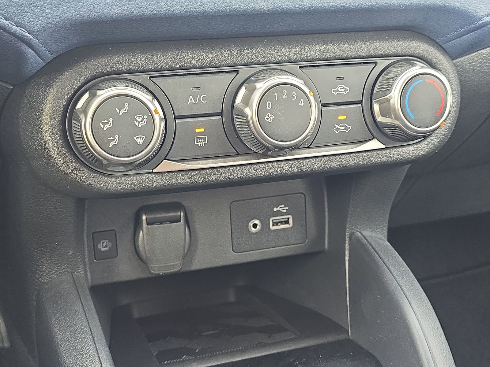 New 2025 Nissan Versa SV w/ Trunk Package image 21