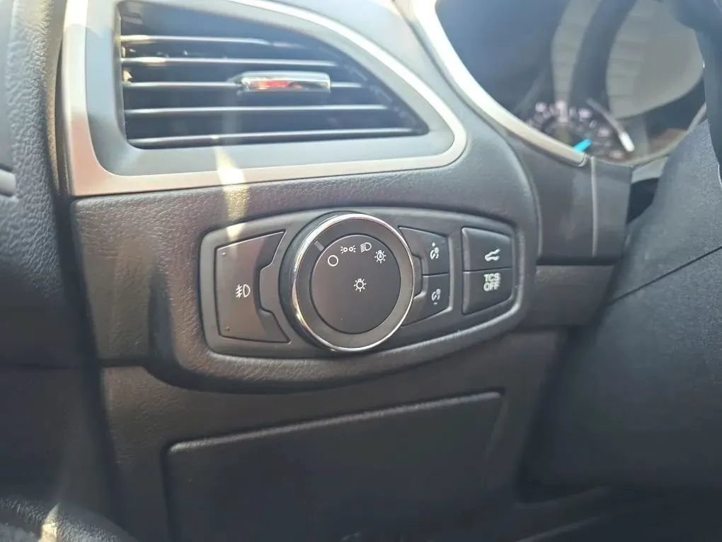 Used 2021 Ford Edge SEL w/ Convenience Package FWD image 23