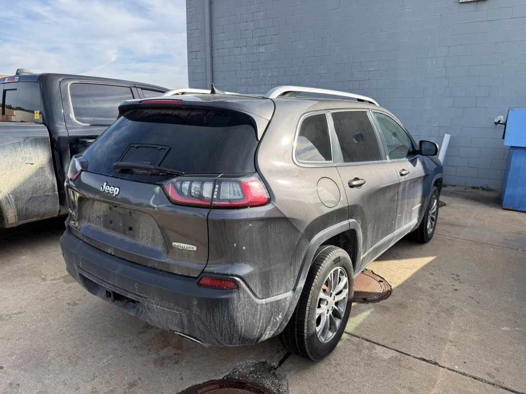 Used 2019 Jeep Cherokee Latitude Plus AWD/4WD image 8