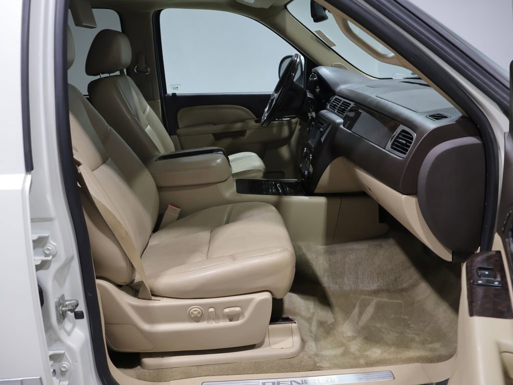 Used 2014 GMC Yukon XL Denali image 25