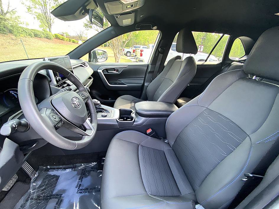 Used 2025 Toyota RAV4 SE AWD/4WD image 11