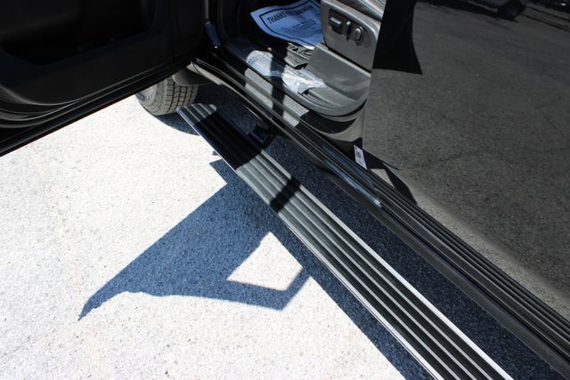 Used 2023 GMC Sierra 3500 Denali w/ Denali Ultimate Package AWD/4WD image 23