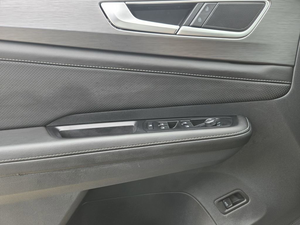 Used 2026 Volkswagen Atlas Cross Sport SE FWD image 25