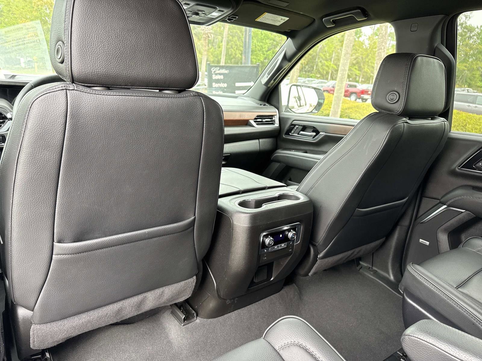 Used 2025 GMC Yukon Denali AWD/4WD image 13