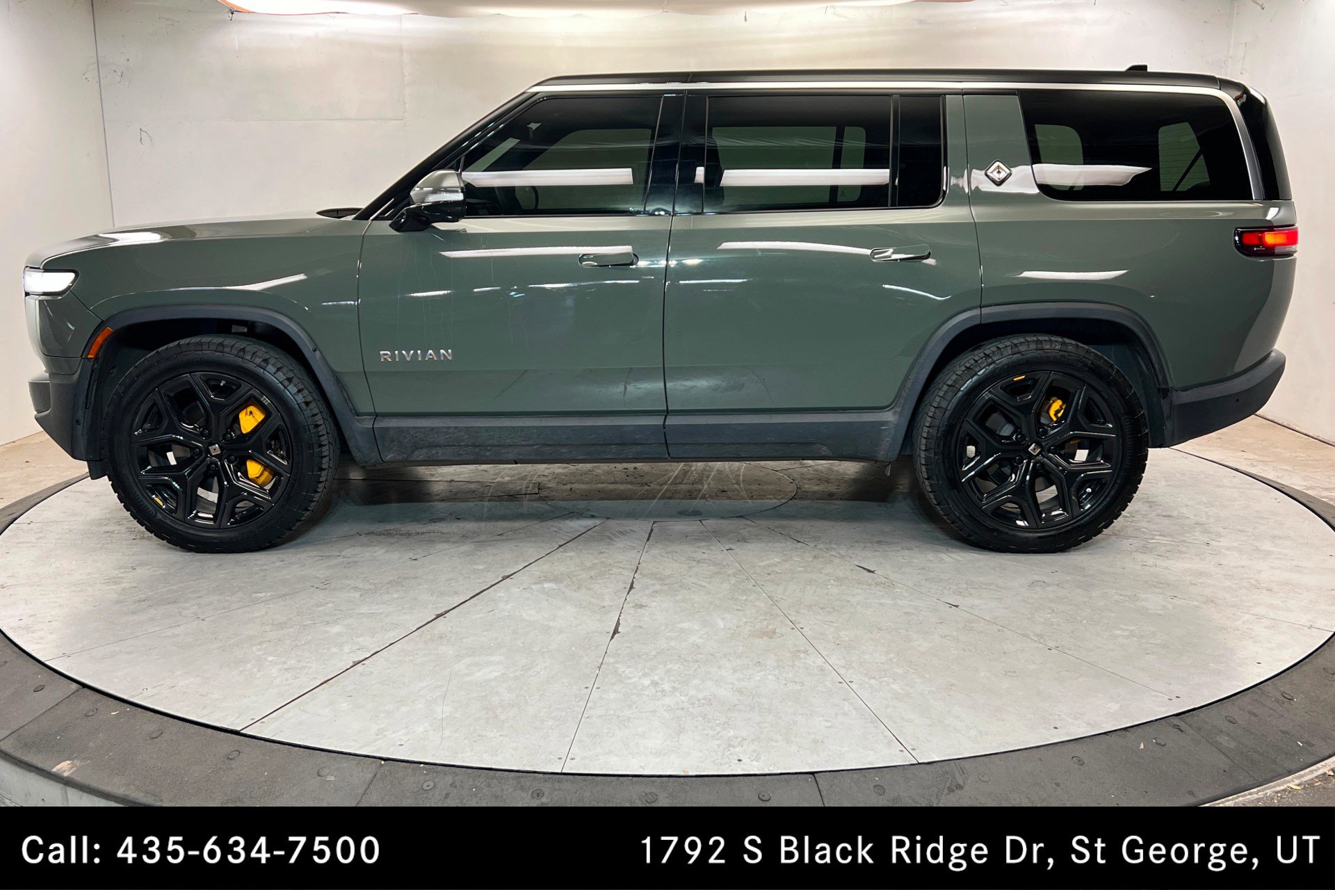Used 2022 Rivian R1S Launch Edition image 2