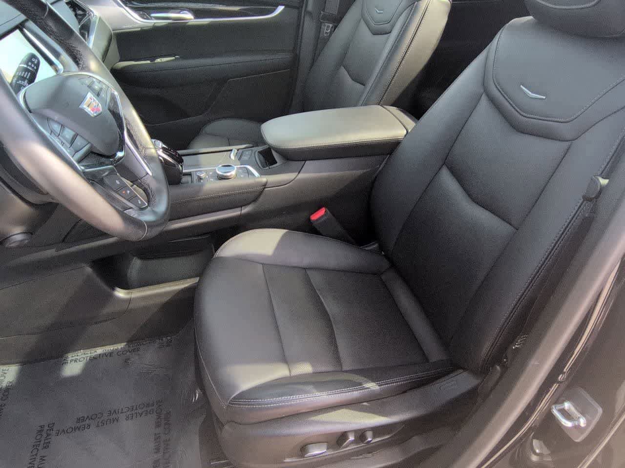 Used 2023 Cadillac XT5 Premium Luxury w/ Technology Package AWD/4WD image 16