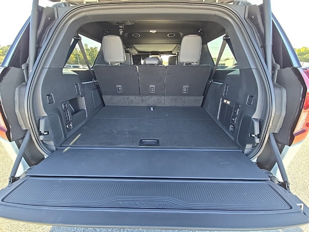 New 2025 Ford Expedition Max Platinum image 46
