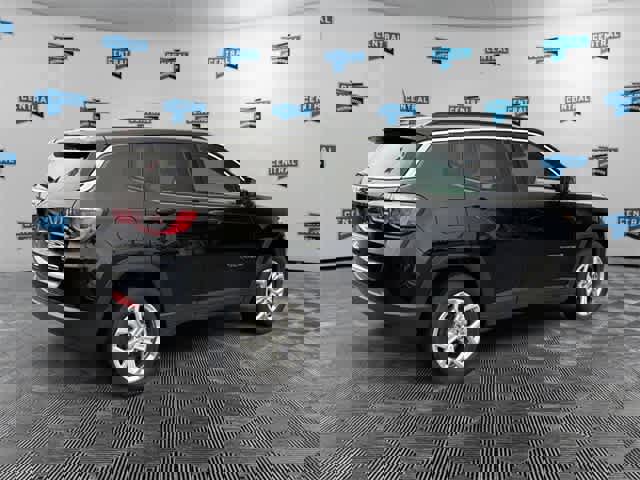 Certified 2024 Jeep Compass Latitude w/ Convenience Group image 5