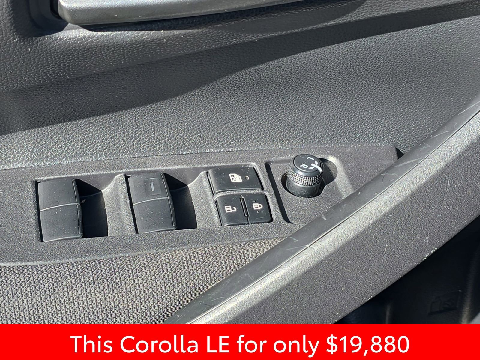 Used 2024 Toyota Corolla LE FWD image 33