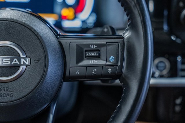 Used 2024 Nissan Pathfinder Platinum w/ Black Appearance Package image 27