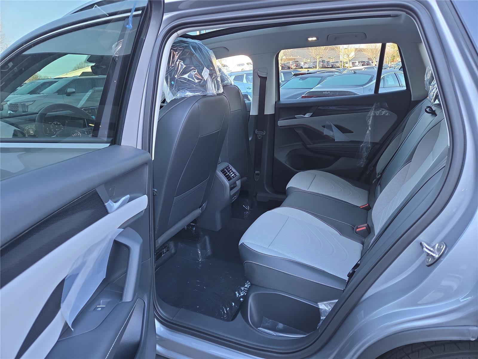 New 2026 Volkswagen Tiguan SE image 25