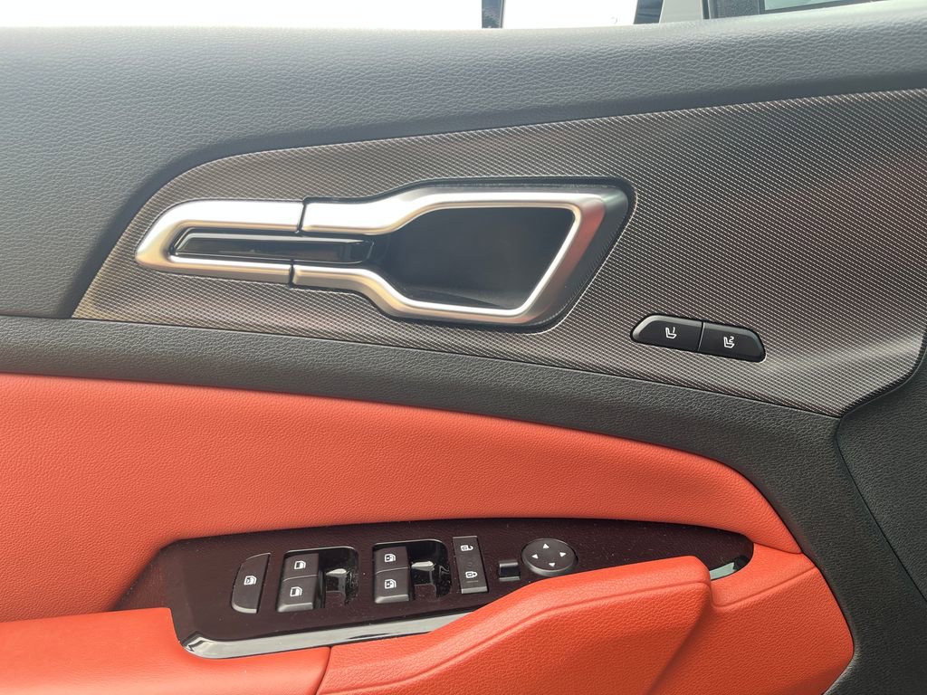 Used 2024 Kia Sportage SX image 13