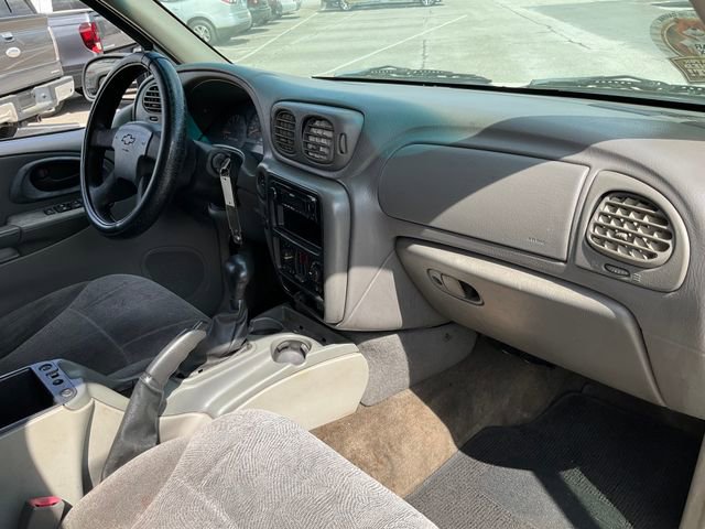 Used 2004 Chevrolet TrailBlazer LS w/ LS Preferred Equipment Group image 16