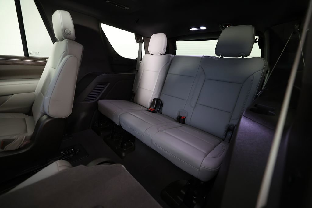 Used 2023 Chevrolet Tahoe Z71 w/ Luxury Package image 16