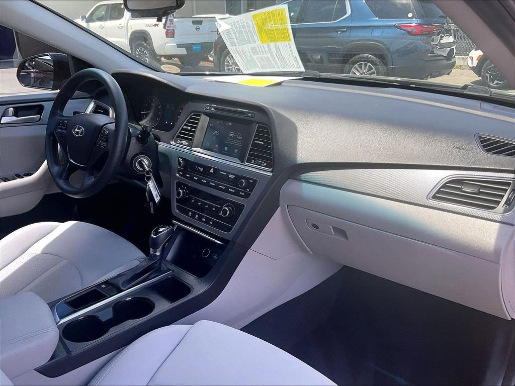 Used 2017 Hyundai Sonata SE FWD image 14