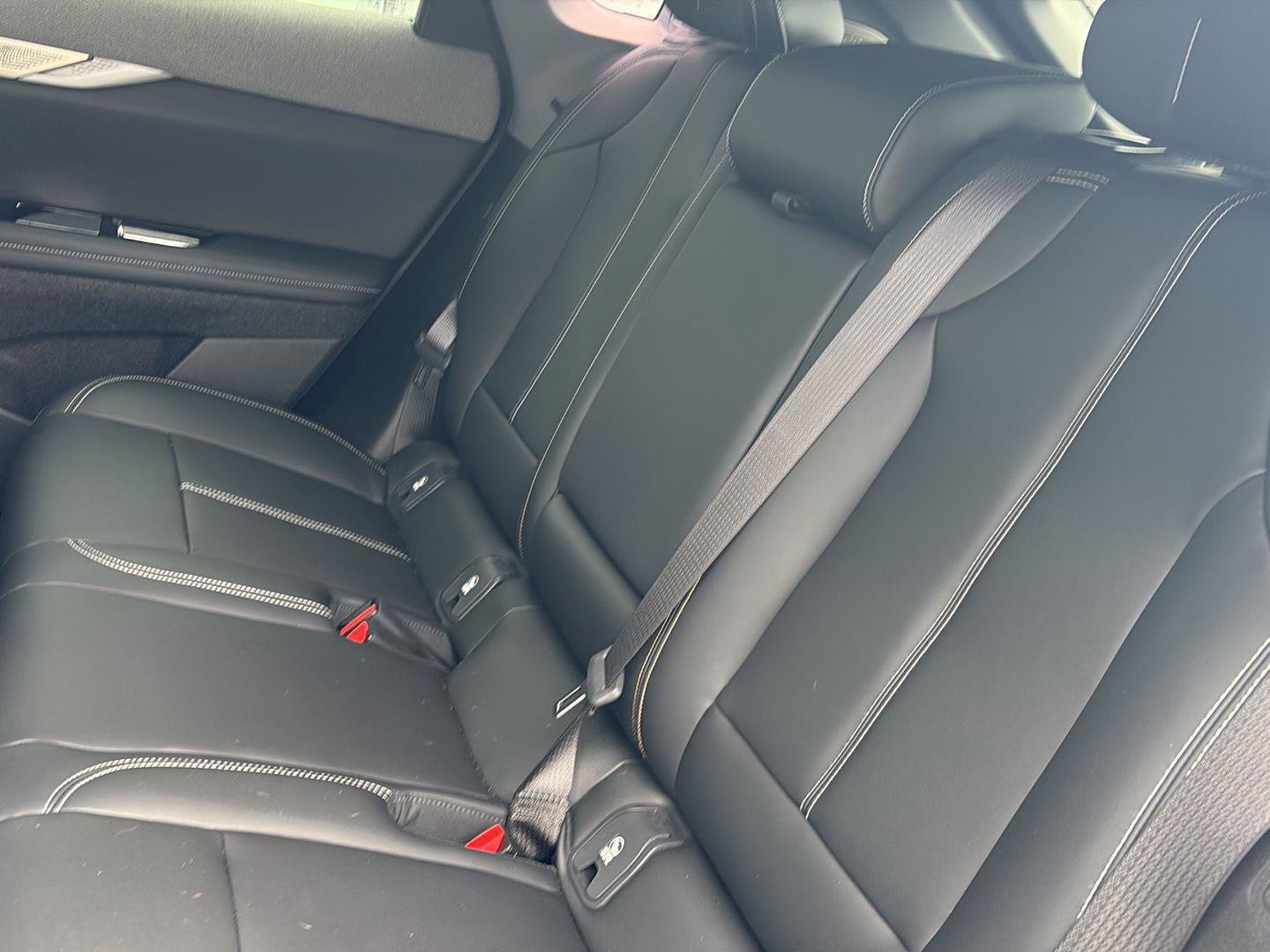 Used 2025 Cadillac Optiq Luxury 1 image 12