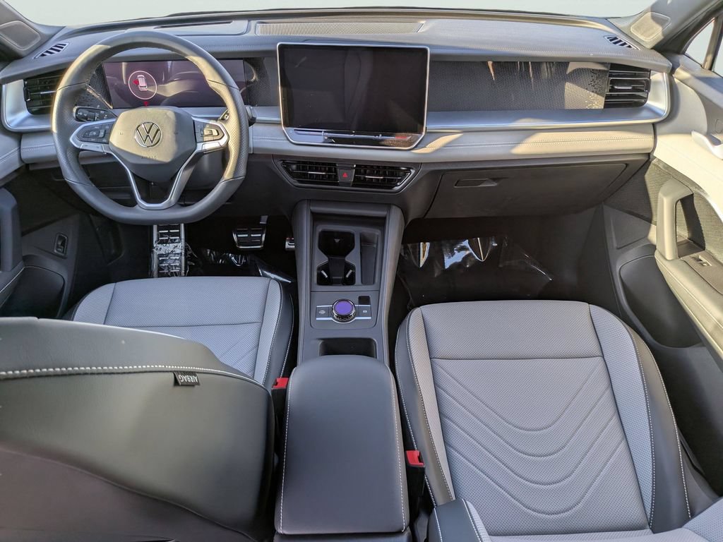 New 2026 Volkswagen Tiguan SE R-Line FWD image 10