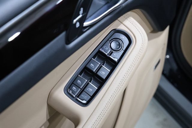 Used 2023 Porsche Macan S w/ Premium Package Plus AWD/4WD image 16