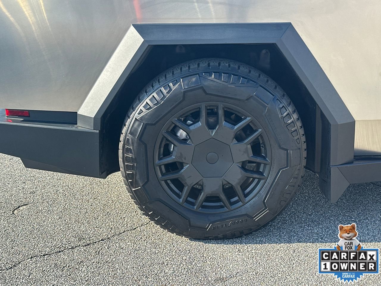 Used 2024 Tesla Cybertruck AWD Crew Cab image 17