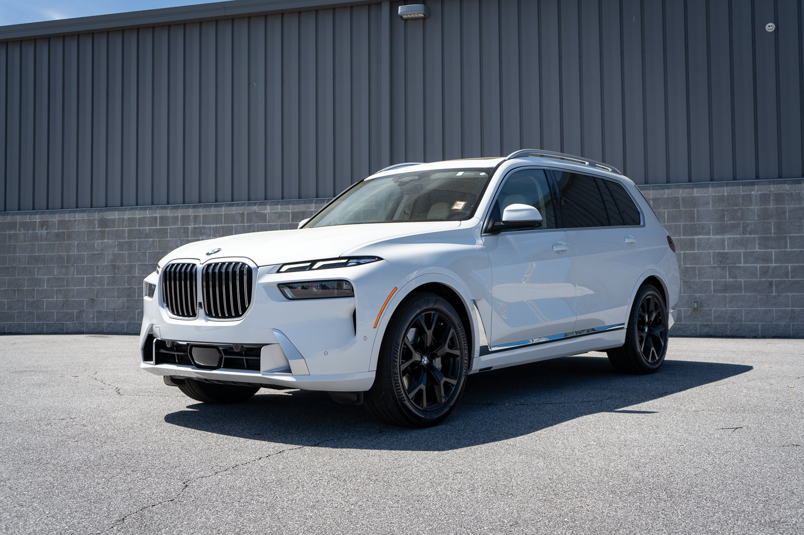 Used 2023 BMW X7 xDrive40i w/ Executive Package AWD/4WD image 9