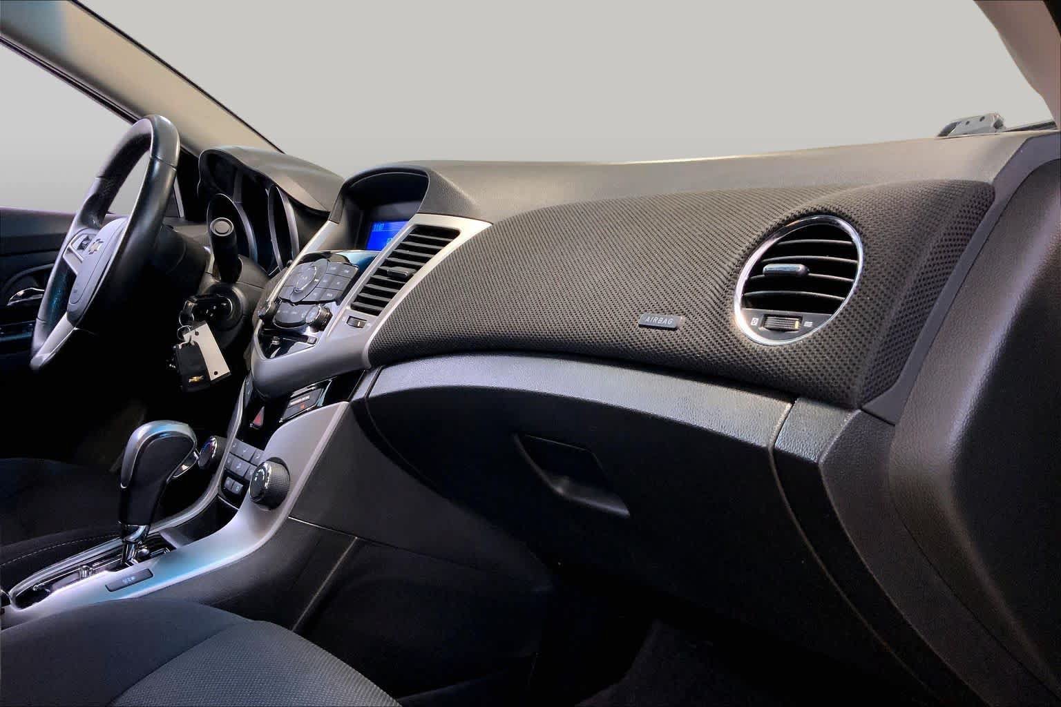 Used 2012 Chevrolet Cruze LT w/ All-Star Edition FWD image 18