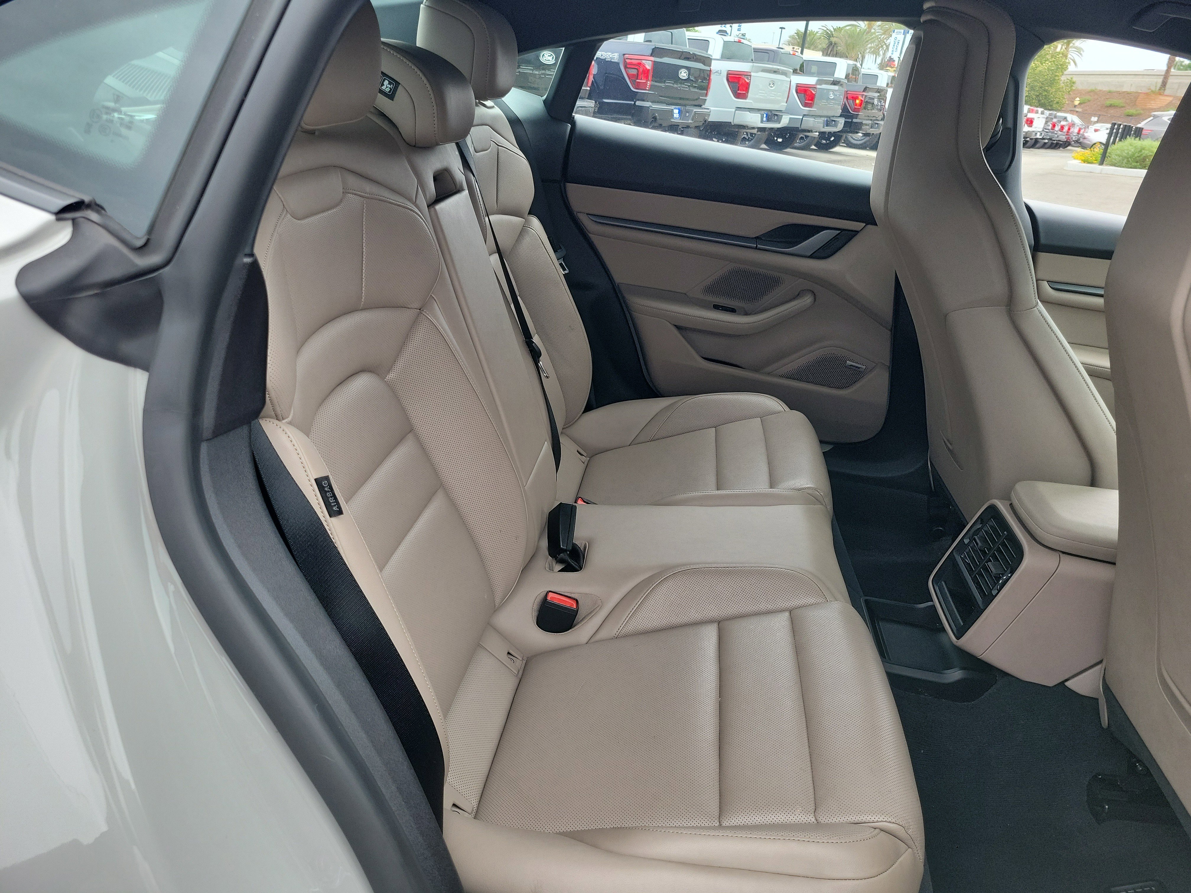 Used 2025 Porsche Taycan image 28