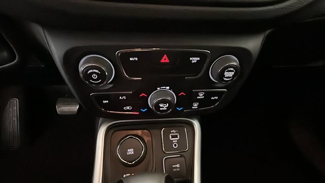 Used 2019 Jeep Compass Latitude w/ Popular Equipment Group AWD/4WD image 22