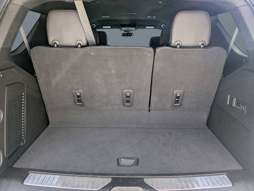 Used 2023 Chevrolet Tahoe Premier AWD/4WD image 17