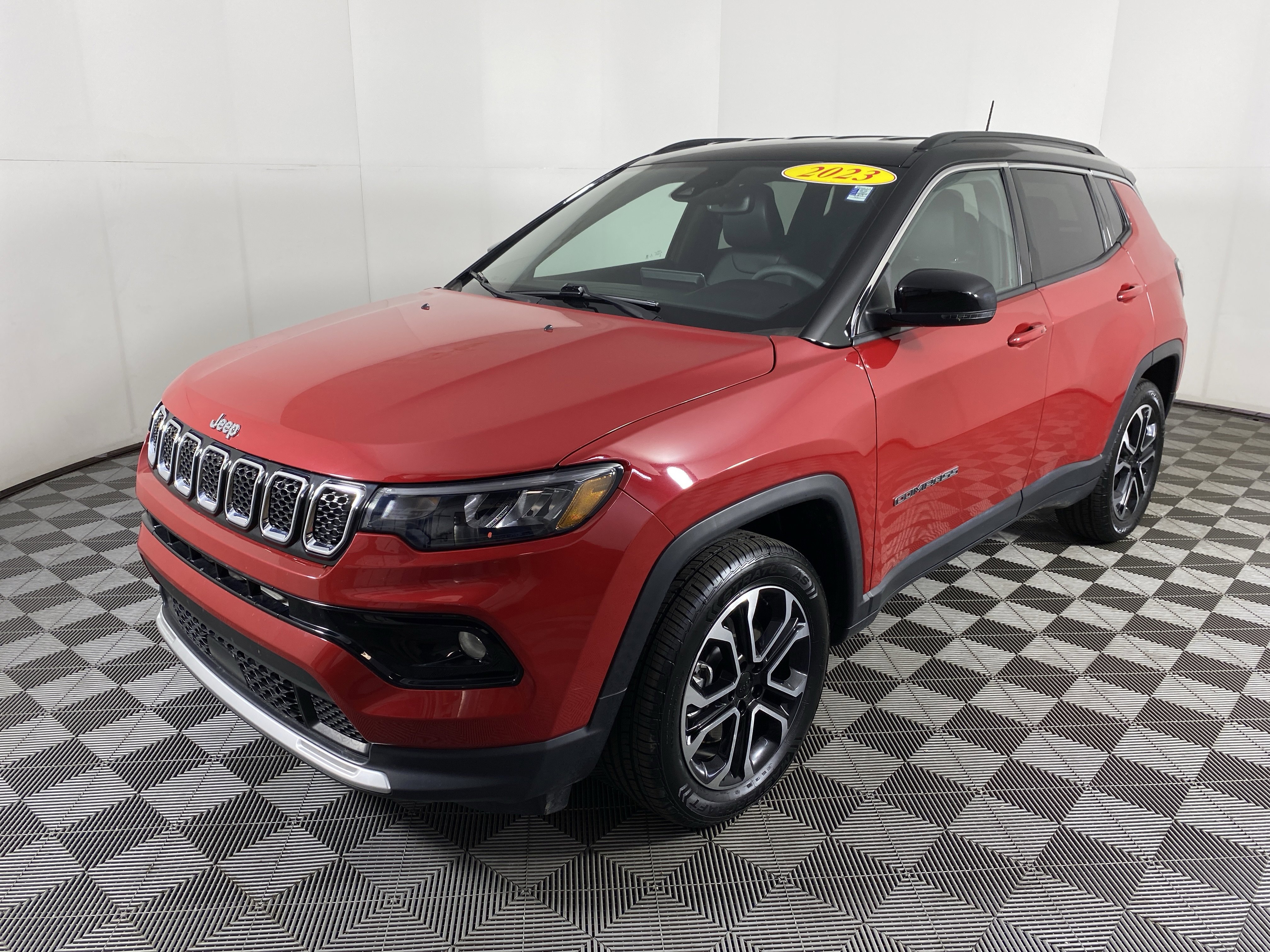 Used 2023 Jeep Compass Limited image 11