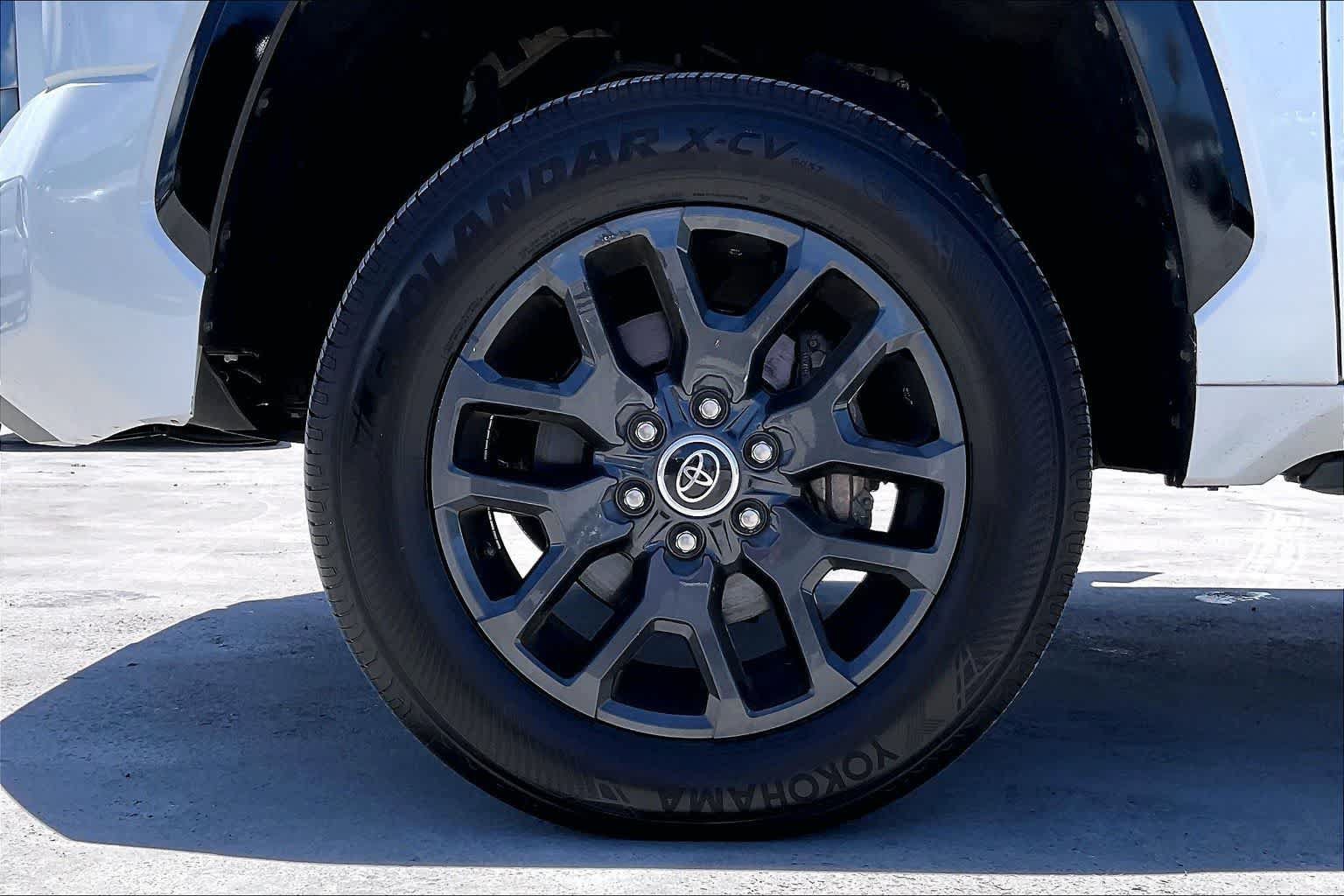 Used 2022 Toyota Tundra Platinum RWD image 8