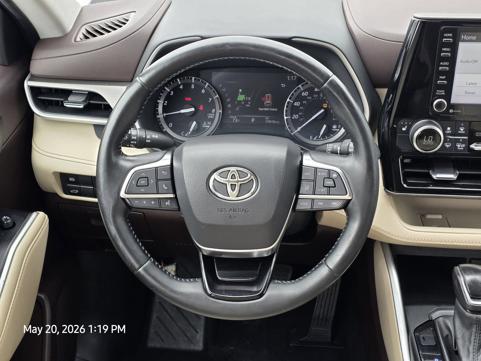 Used 2021 Toyota Highlander XLE FWD image 29