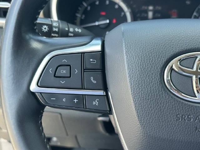 Used 2021 Toyota Highlander XLE AWD/4WD image 13