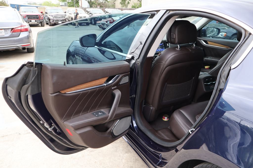 Used 2019 Maserati Ghibli GranLusso RWD image 26