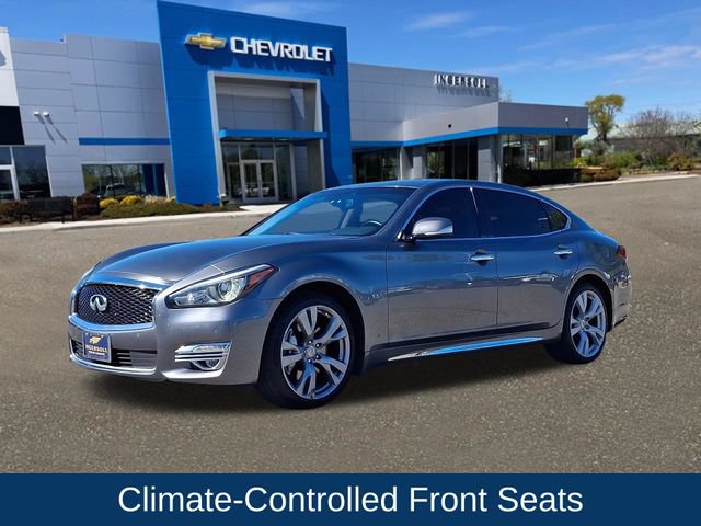 Used 2017 INFINITI Q70 L 3.7 w/ Deluxe Touring Package AWD/4WD image 34