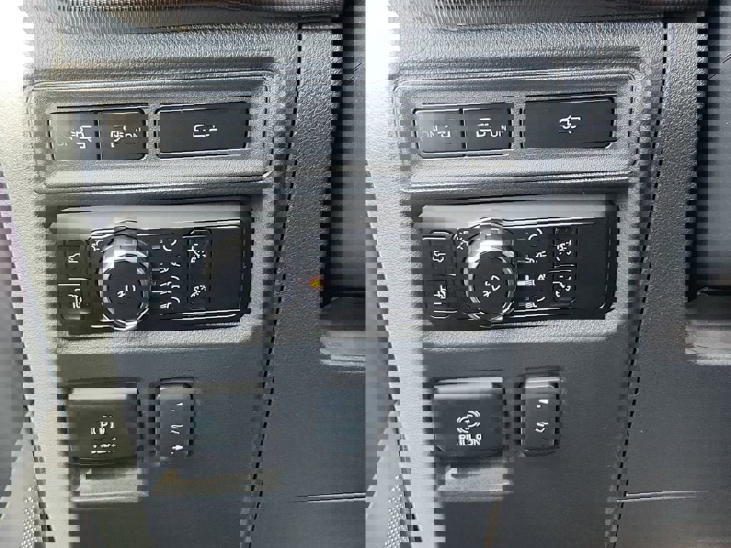 Used 2024 Ford F150 Platinum image 30