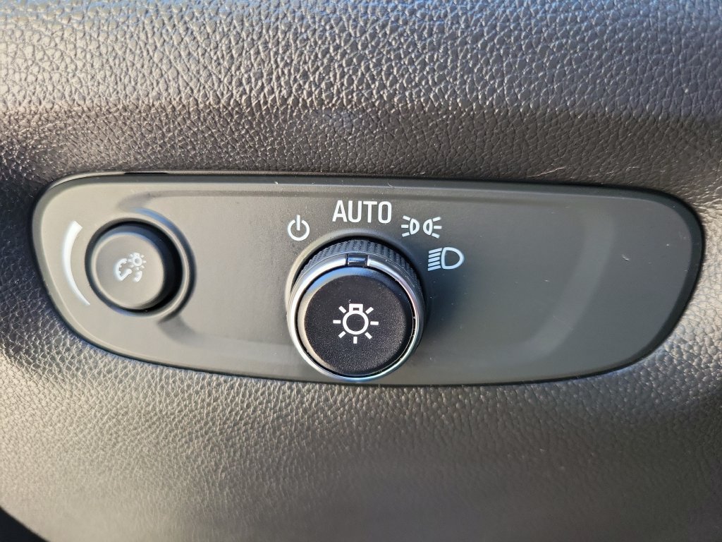 Used 2020 Chevrolet Traverse LS w/ LPO, Floor Liner Package FWD image 21