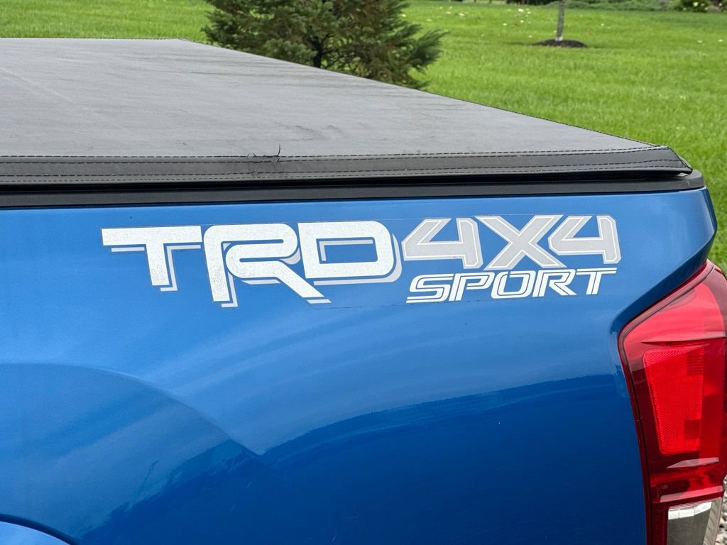 Used 2016 Toyota Tacoma TRD Sport w/ Towing Package AWD/4WD image 4