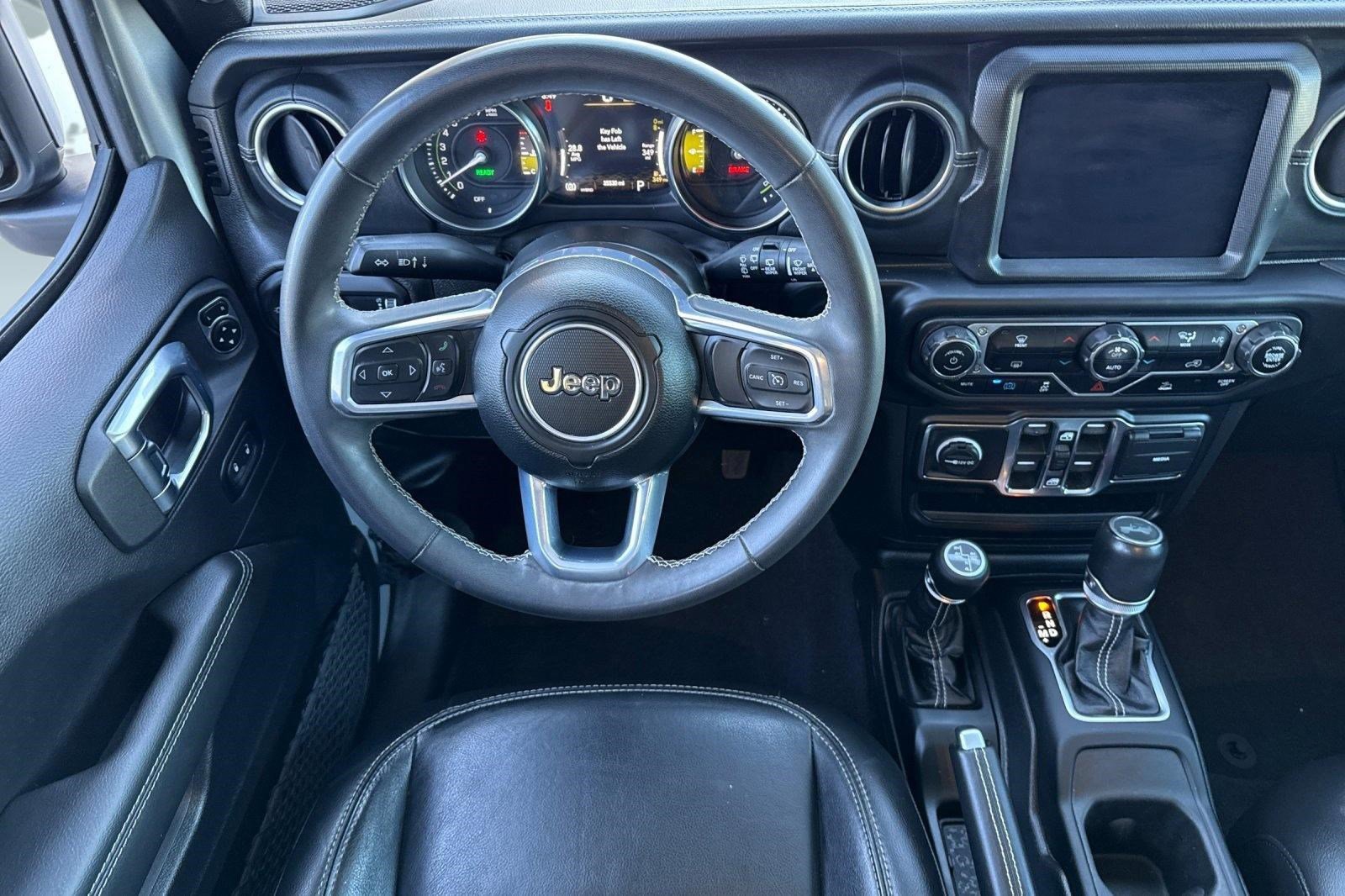 Used 2023 Jeep Wrangler Sahara image 28