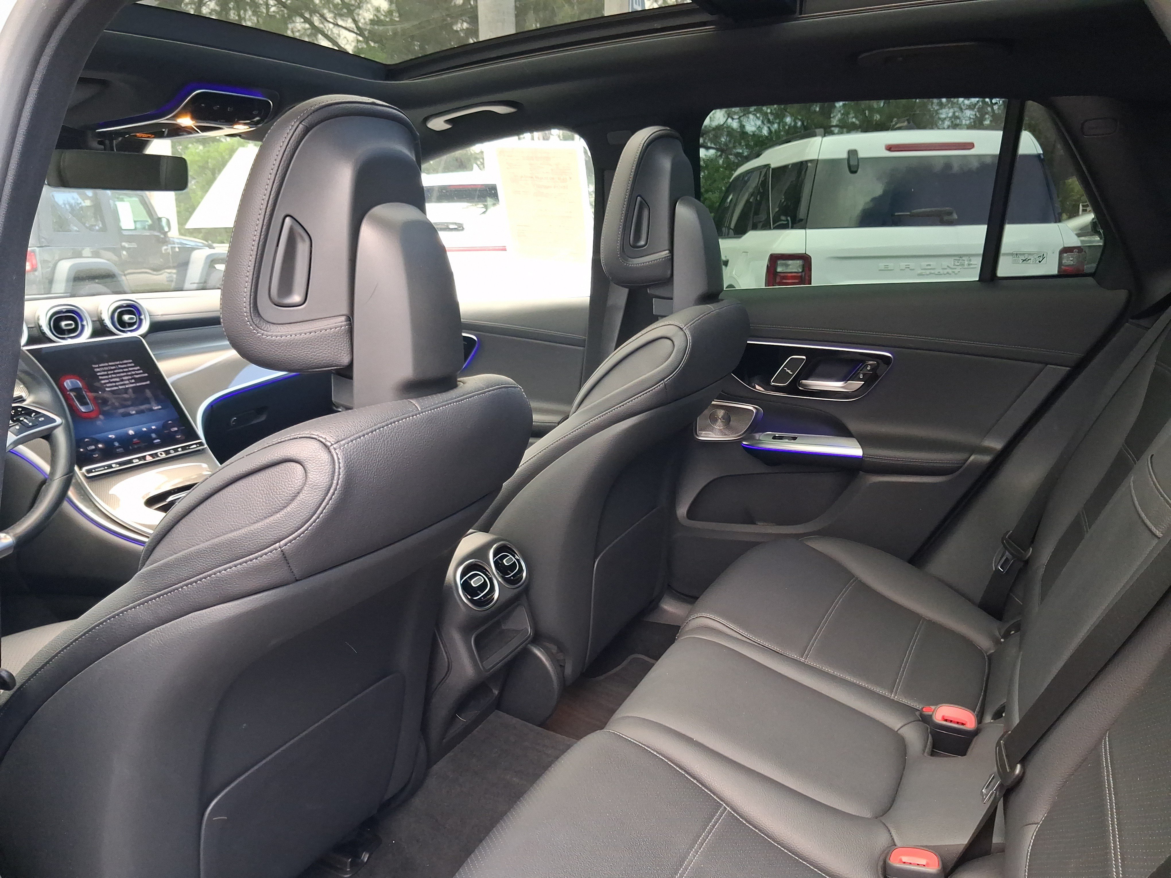 Used 2023 Mercedes-Benz GLC 300 4MATIC image 5