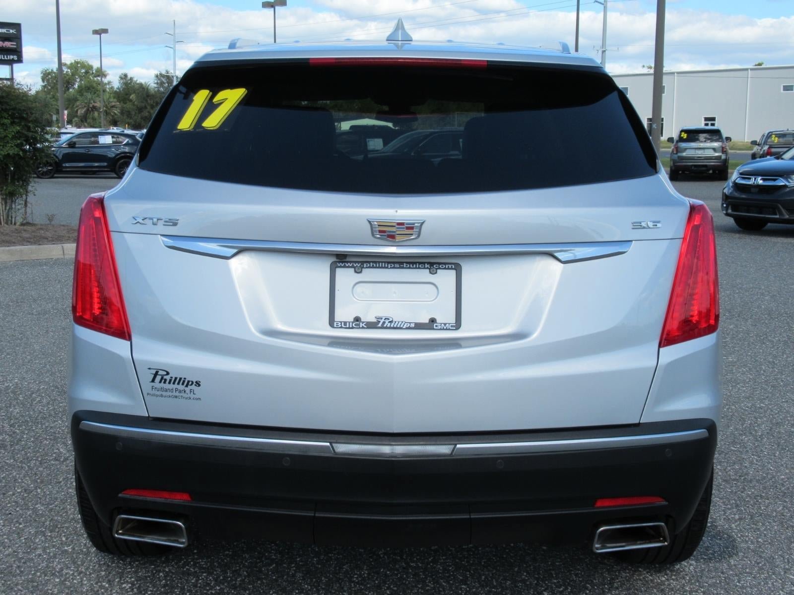 Used 2017 Cadillac XT5 Luxury w/ Driver Awareness Package FWD image 7