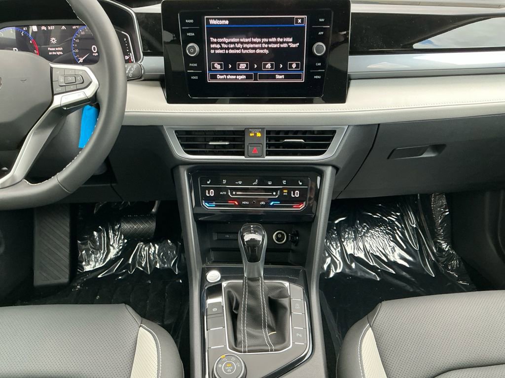 New 2025 Volkswagen Taos SEL image 11
