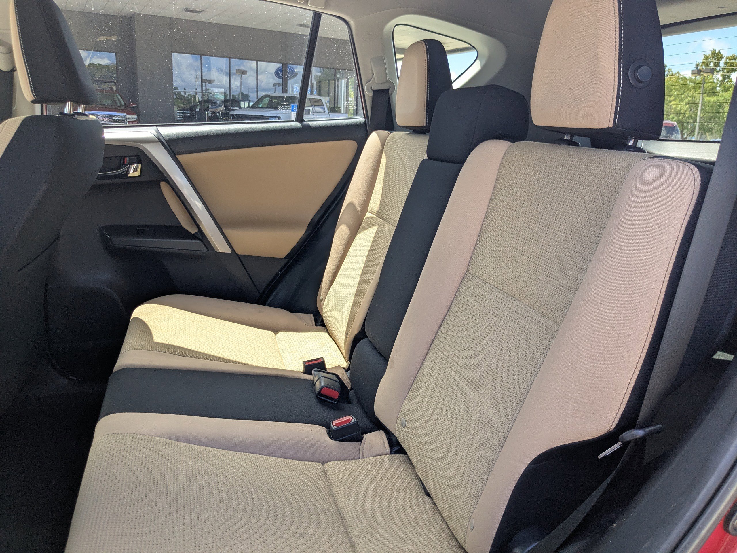 Used 2017 Toyota RAV4 XLE image 15