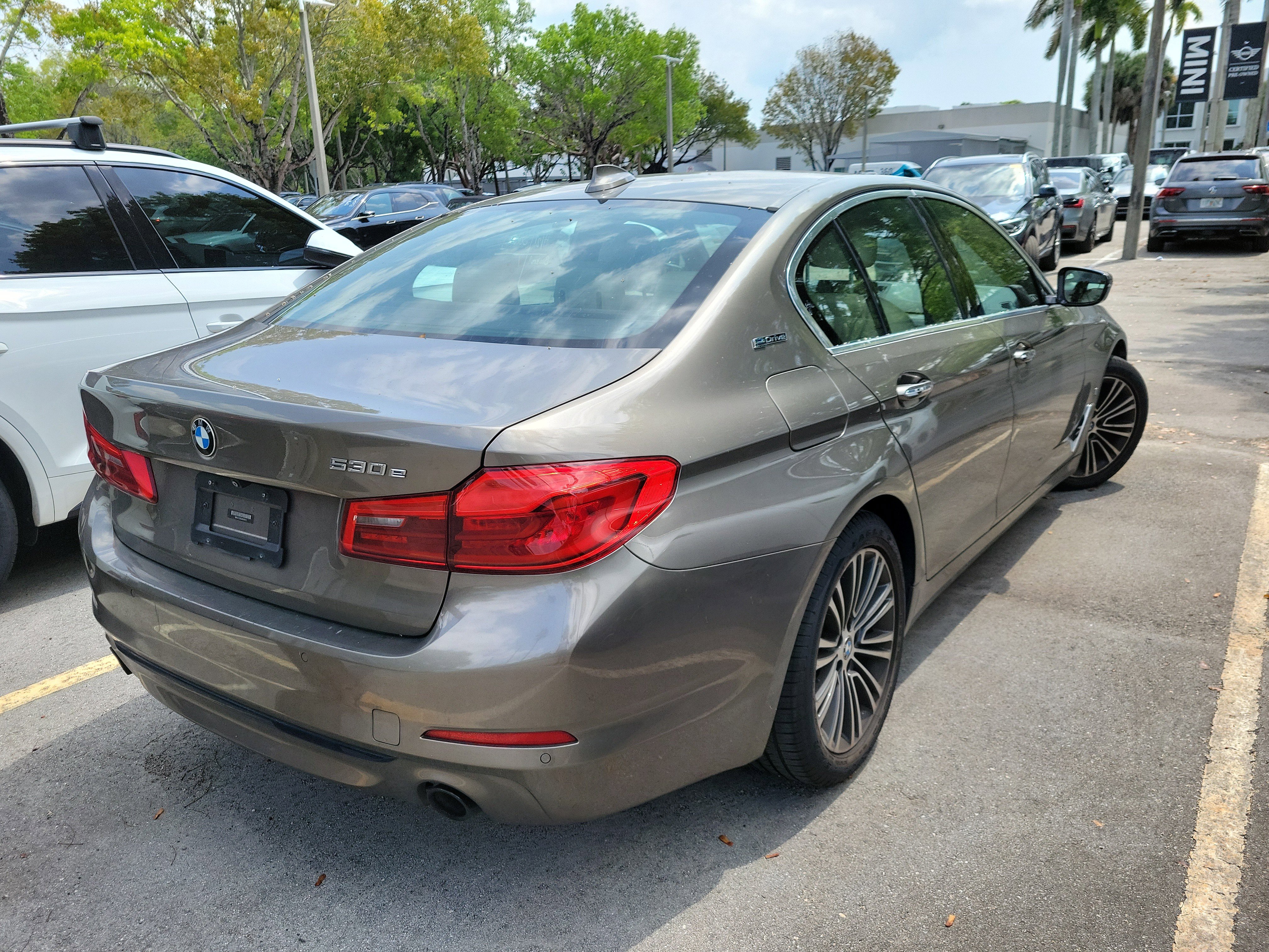 Used 2018 BMW 530e RWD image 6