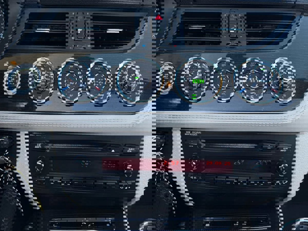 Used 2011 BMW Z4 sDrive35i image 57