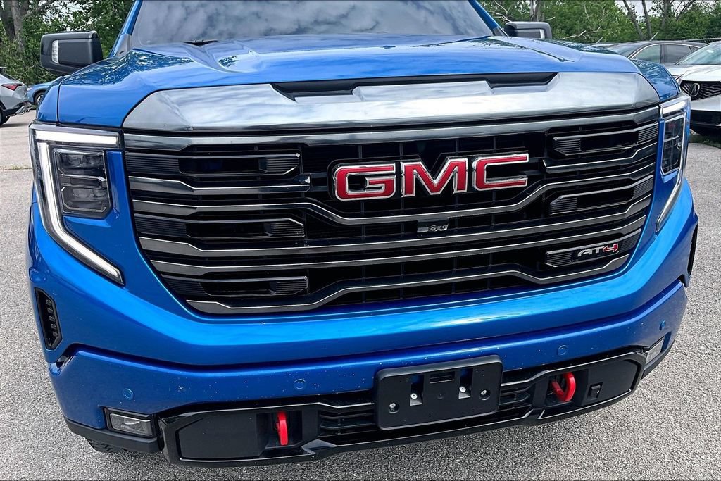 Used 2023 GMC Sierra 1500 AT4 w/ Technology Package AWD/4WD image 38