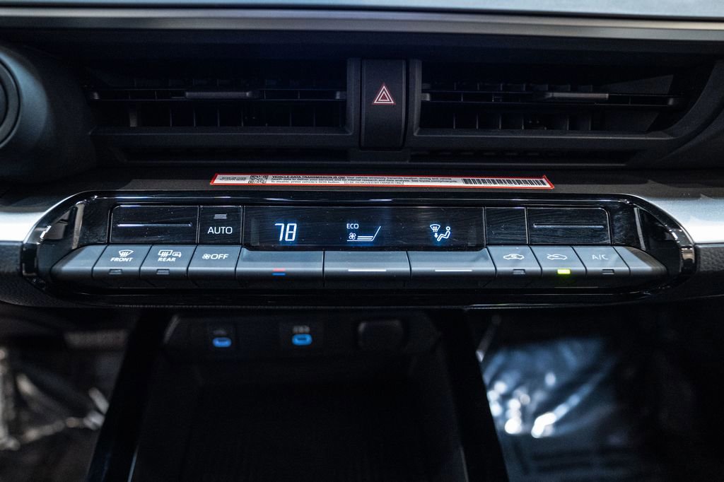 Used 2025 Toyota Prius LE image 26