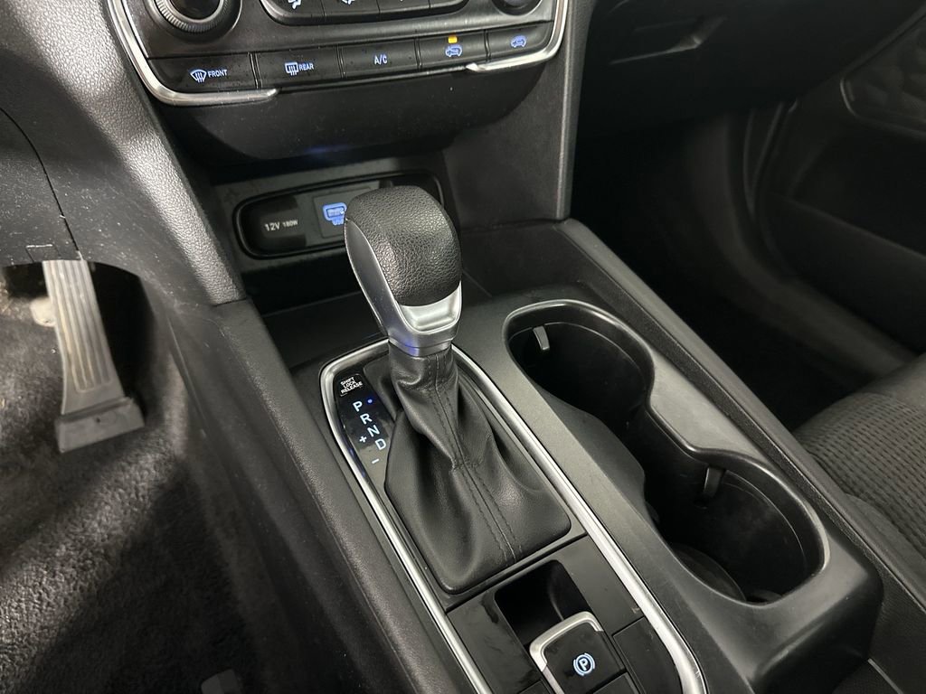 Used 2019 Hyundai Santa Fe SE image 17