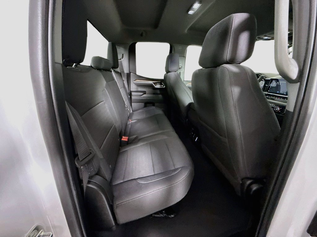 Used 2024 Chevrolet Silverado 1500 LT AWD/4WD image 25