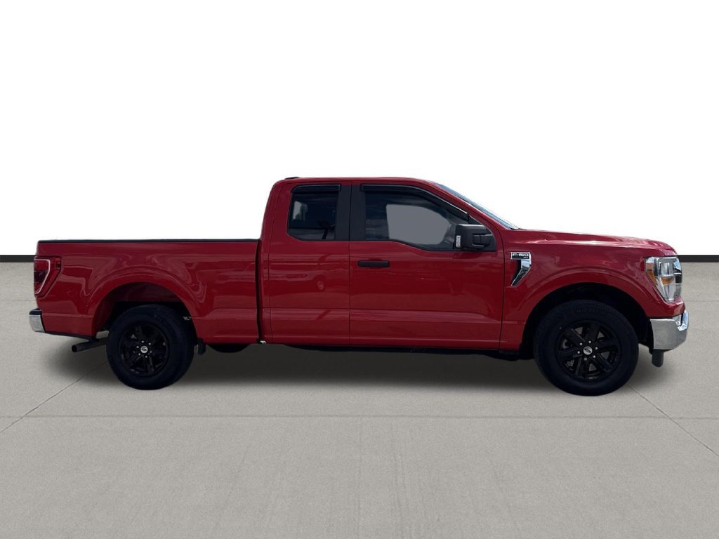 Used 2022 Ford F150 XLT w/ Trailer Tow Package RWD image 4